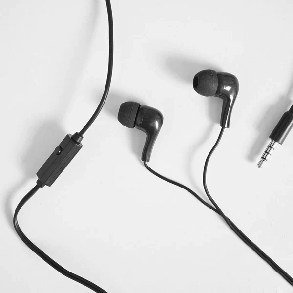 MONTREUX TOP QUALITY HANDSFREE price in Pakistan