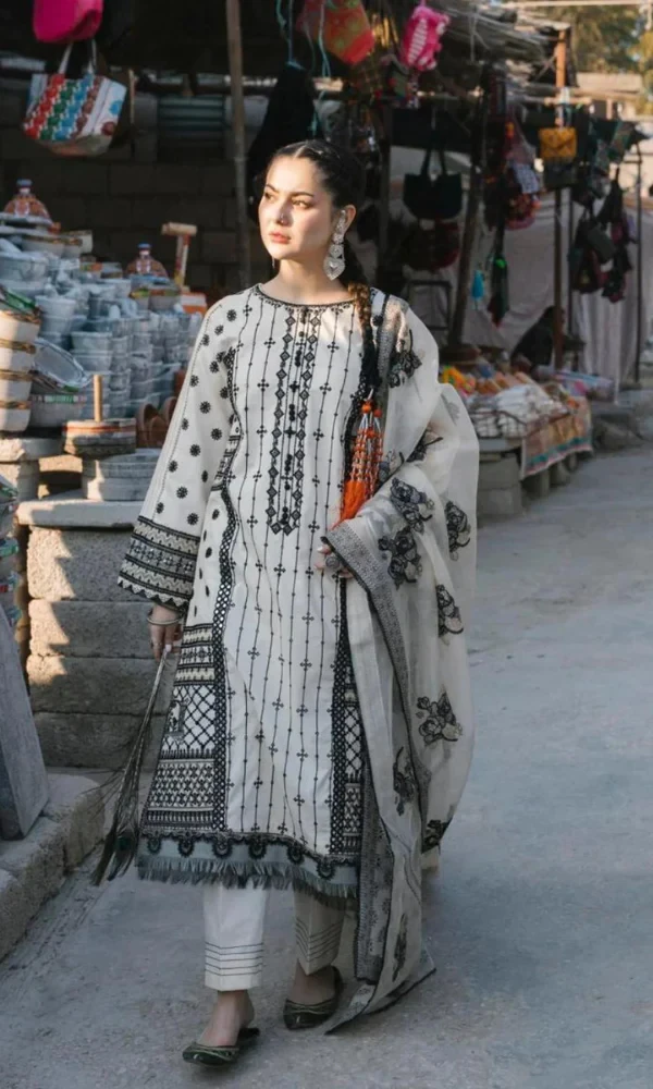 Qalamkar – 3PC Lawn Embroidered Shirt With Organza Embroidered Dupatta price in Pakistan