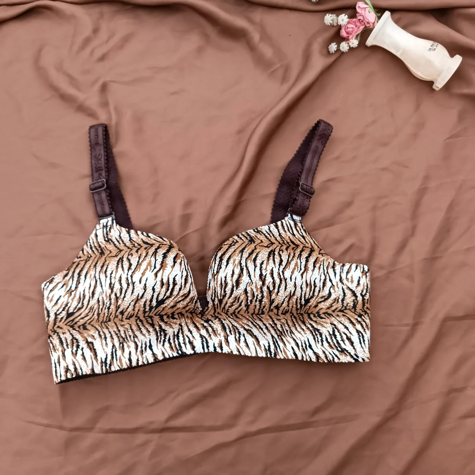 CHEETAH PRINT SINGLE PADDED BRA WITH REMOVEABLE STRAPS price in Pakistan