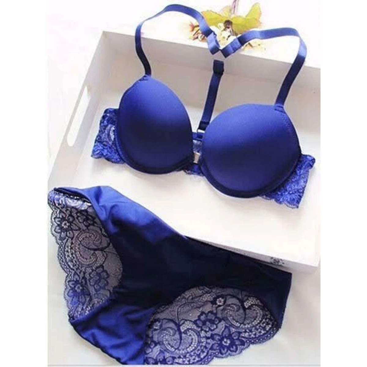 Imported sexy Front Open And Shoulder Strap Double Padded price in Pakistan