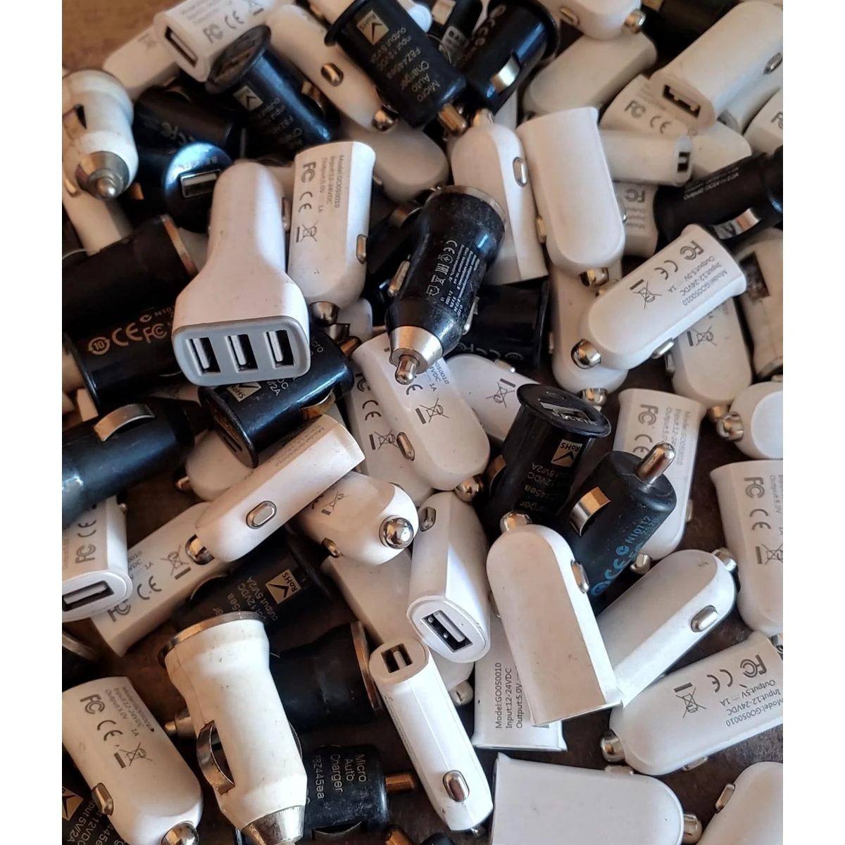 Mini car mobile charger 1mp. 2nd hand imported lot mall. For small mobiles price in Pakistan