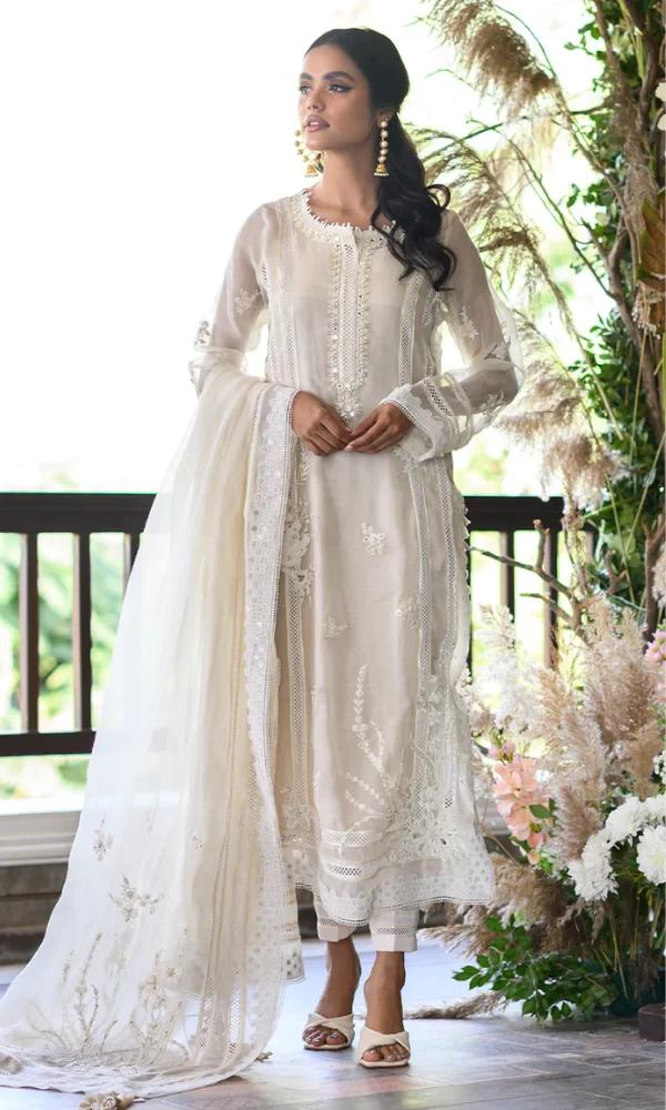 Nadia Farooqi – 3PC Organza Heavy Embroidered Shirt With Organza Embroidered Dupatta price in Pakistan