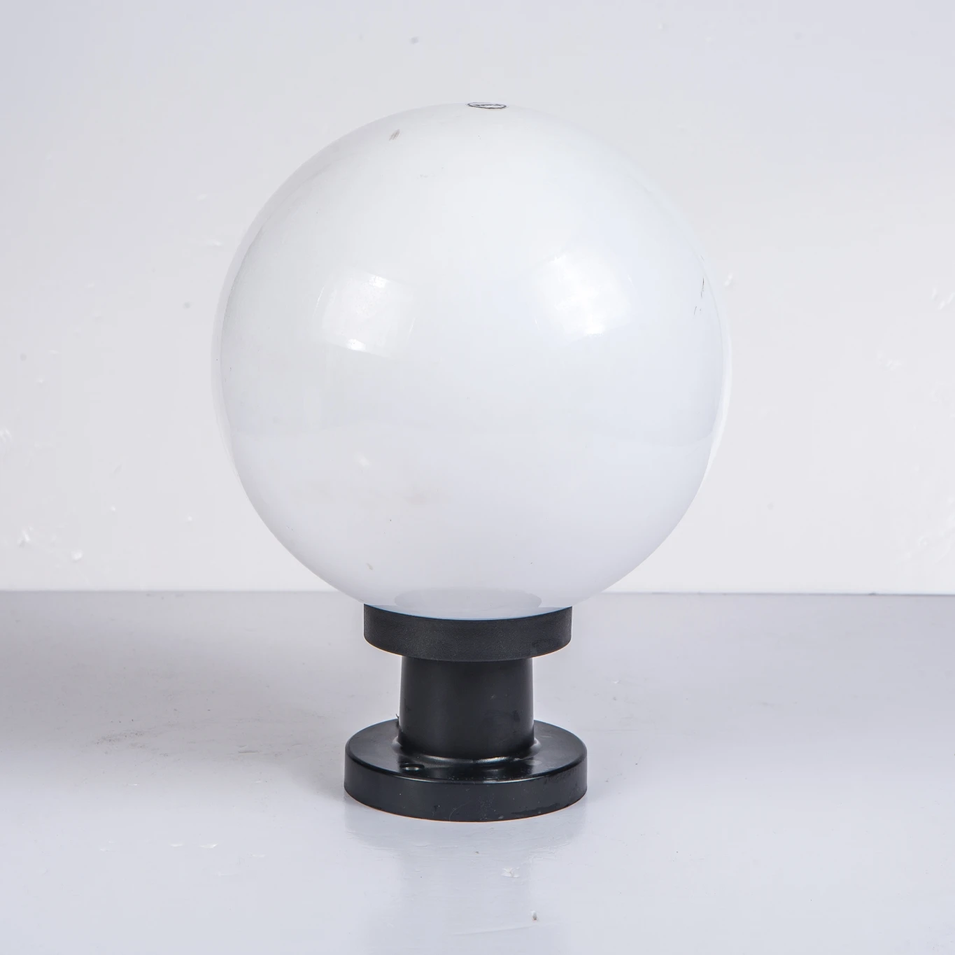Plastic Globe Pillar light IP65 price in Pakistan
