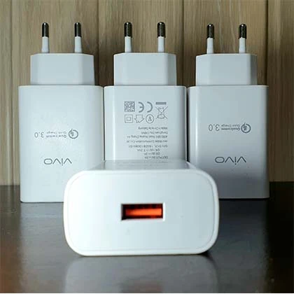 Fast Charger 22.5 Watt – Charger with Quick Charge 3.0 with Type C Cable – Compatible with All Smartphones (Electake) price in Pakistan