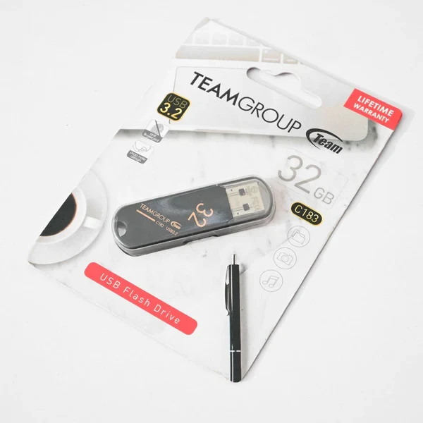 TEAM GROUP GLYPTON USB FLASH DRIVE – 32 GB price in Pakistan