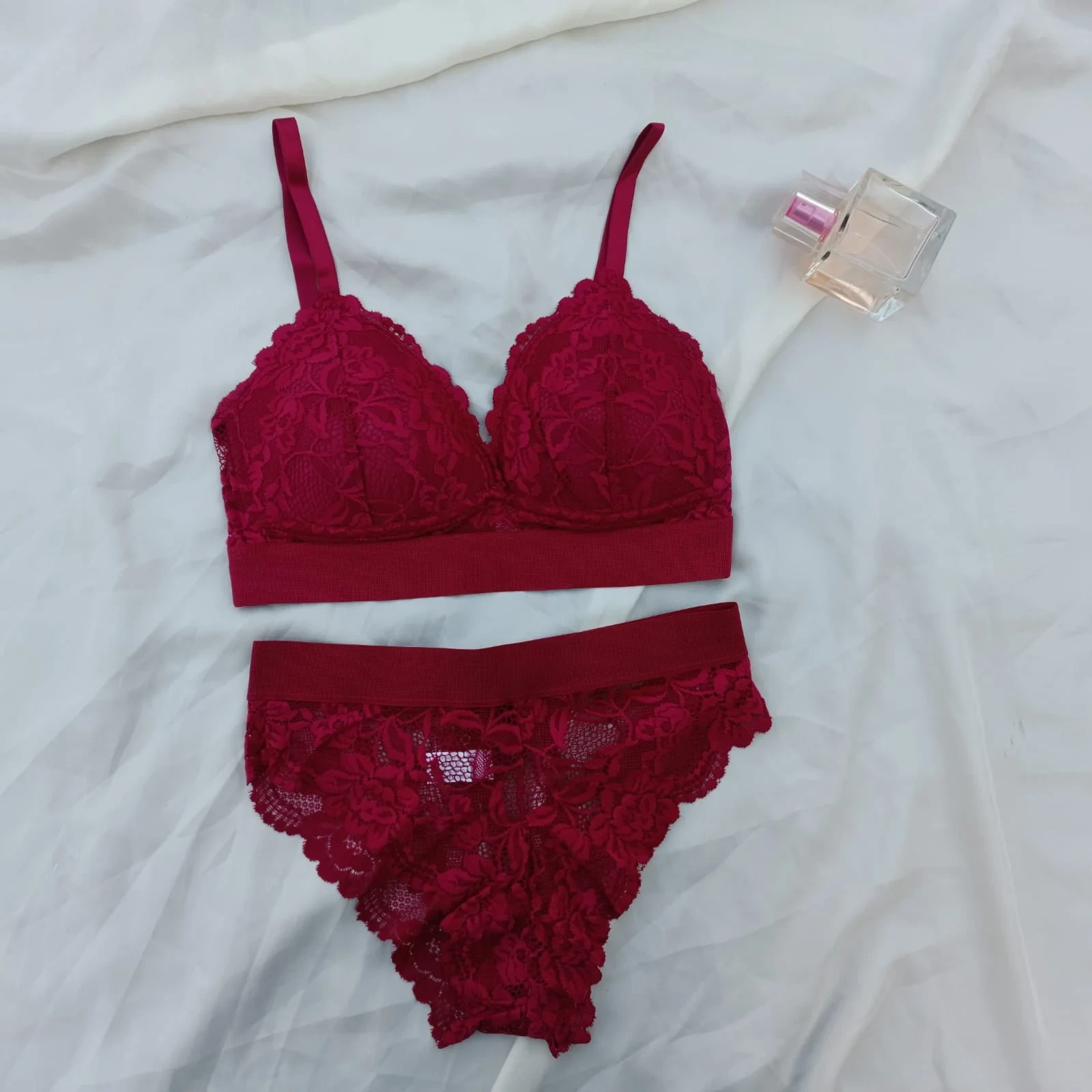 FLORAL ELASTIC BAND LIGHT PADDED BRA SET price in Pakistan