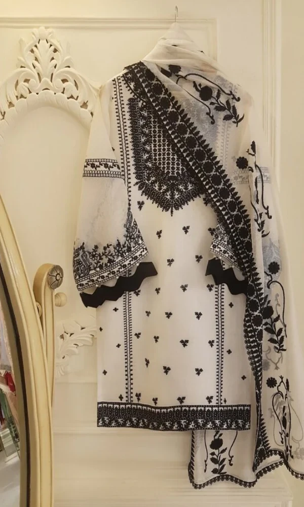 Agha Noor – 3PC Linen Heavy Embroidered Shirt With Embroidered Bamber Dupatta price in Pakistan