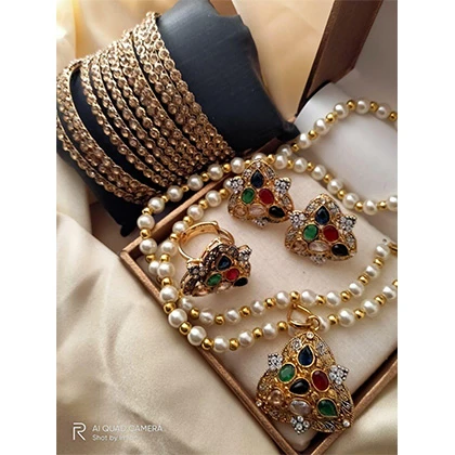 combo set with 12 piece bangle set price in Pakistan