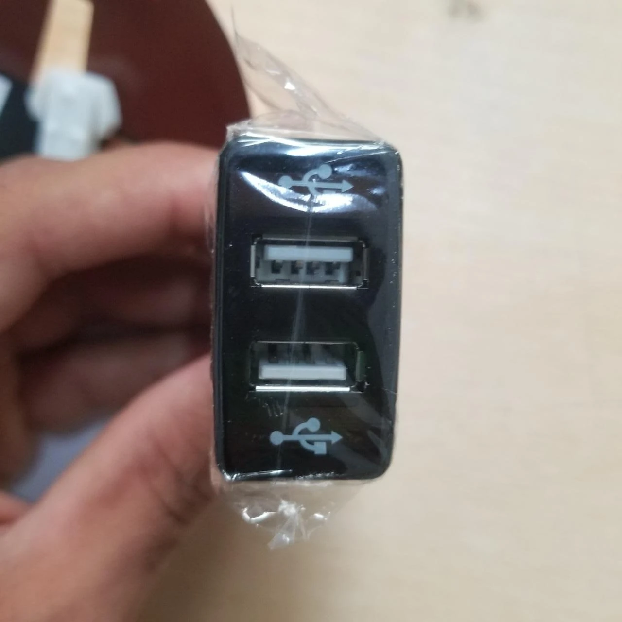 Car Dual Dashboard Mobile Charger FOR TOYOTA Output Current 2.1A price in Pakistan
